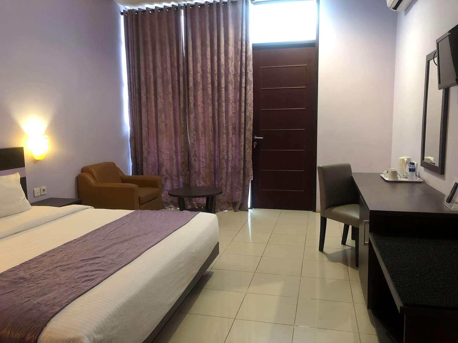 Tanah Grogot Kyriad Sadurengas Hotel מראה חיצוני תמונה