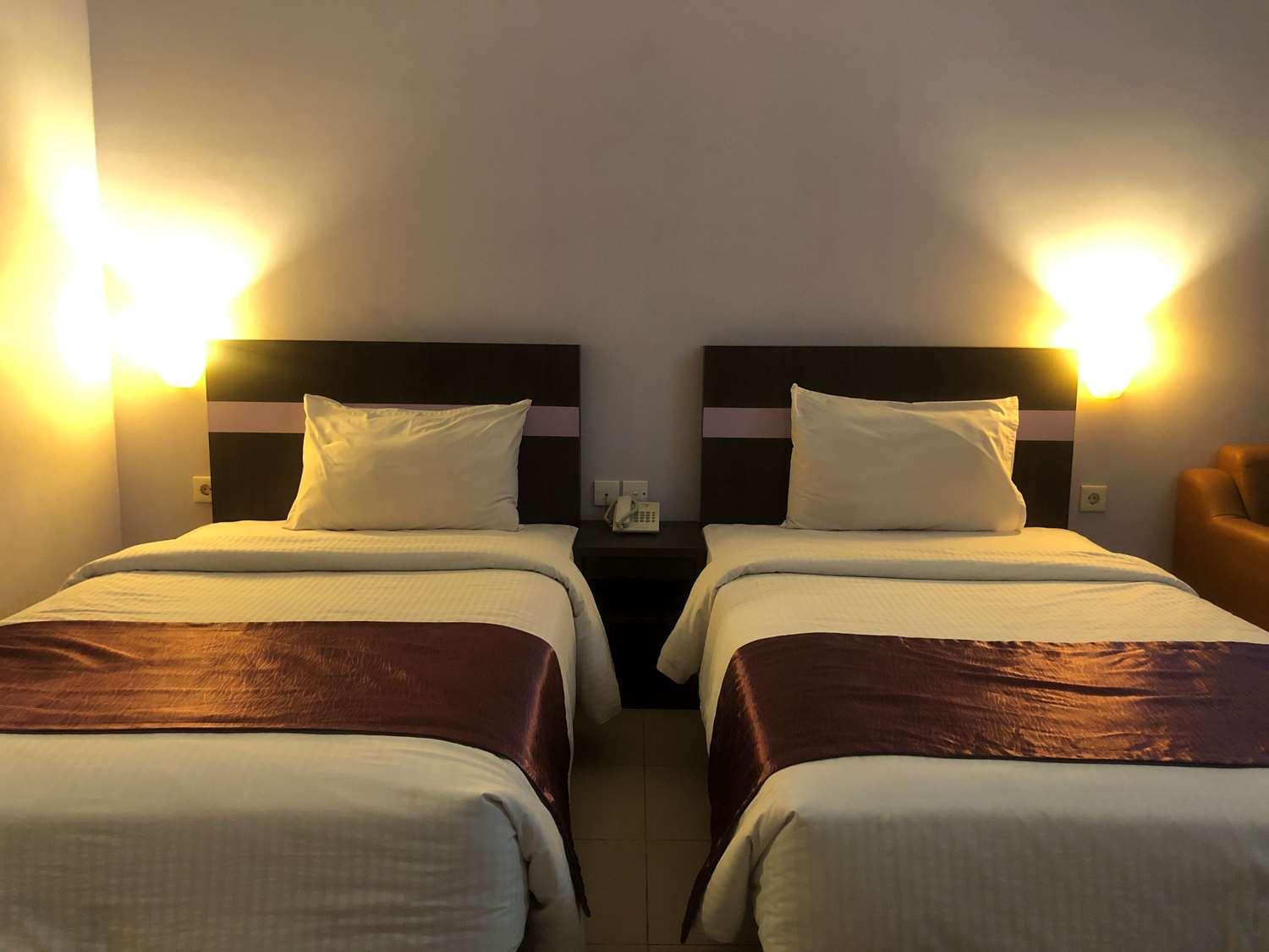 Tanah Grogot Kyriad Sadurengas Hotel מראה חיצוני תמונה