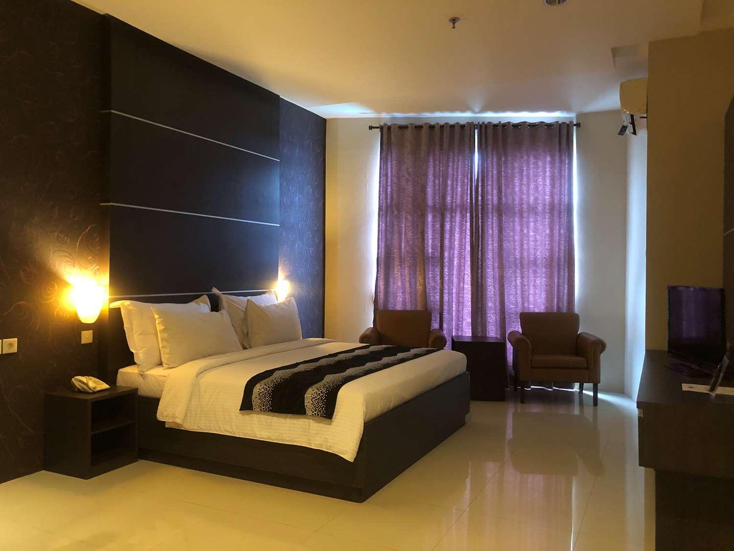 Tanah Grogot Kyriad Sadurengas Hotel מראה חיצוני תמונה