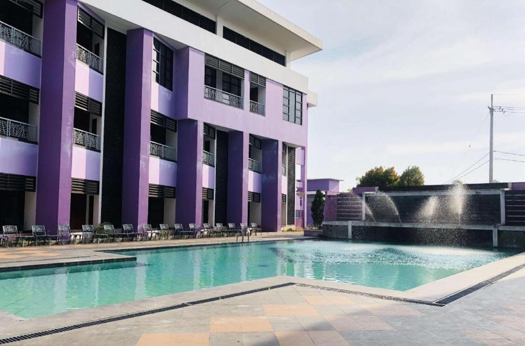 Tanah Grogot Kyriad Sadurengas Hotel מראה חיצוני תמונה